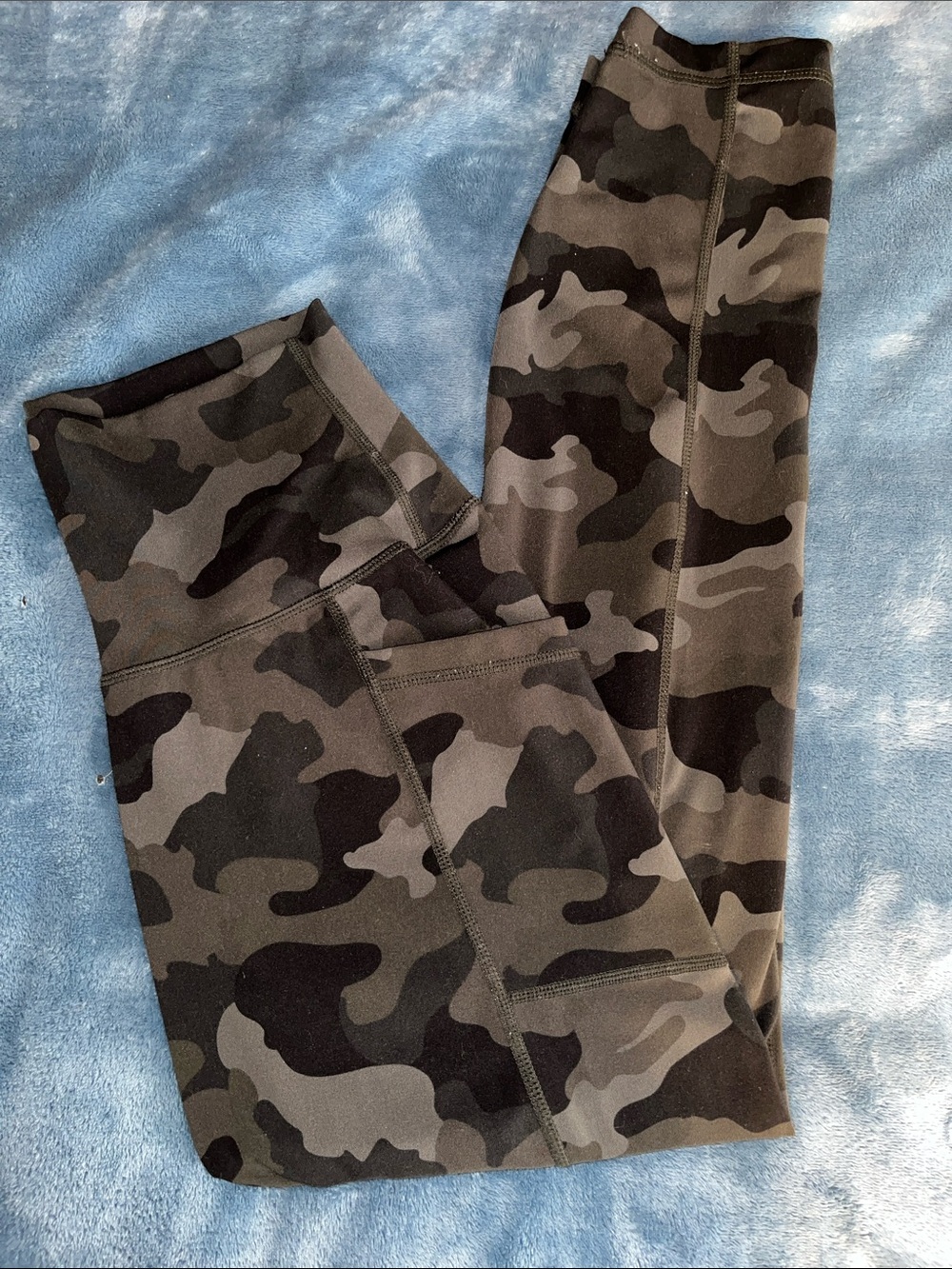 90 Degree By Reflex Black Gray Camo Leggings - Picture 3 of 3
